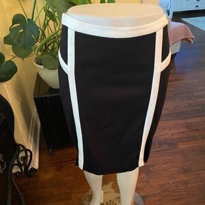#OfficeSiren 💃 Carmen Marc Valvo Stretch *Classic* Black White Piping Skirt Sz 8